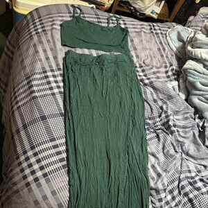 Elegant Green Women's Skirt Set